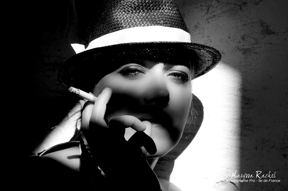photographe-maryssa-rachel-portrait-femme-fumeuse