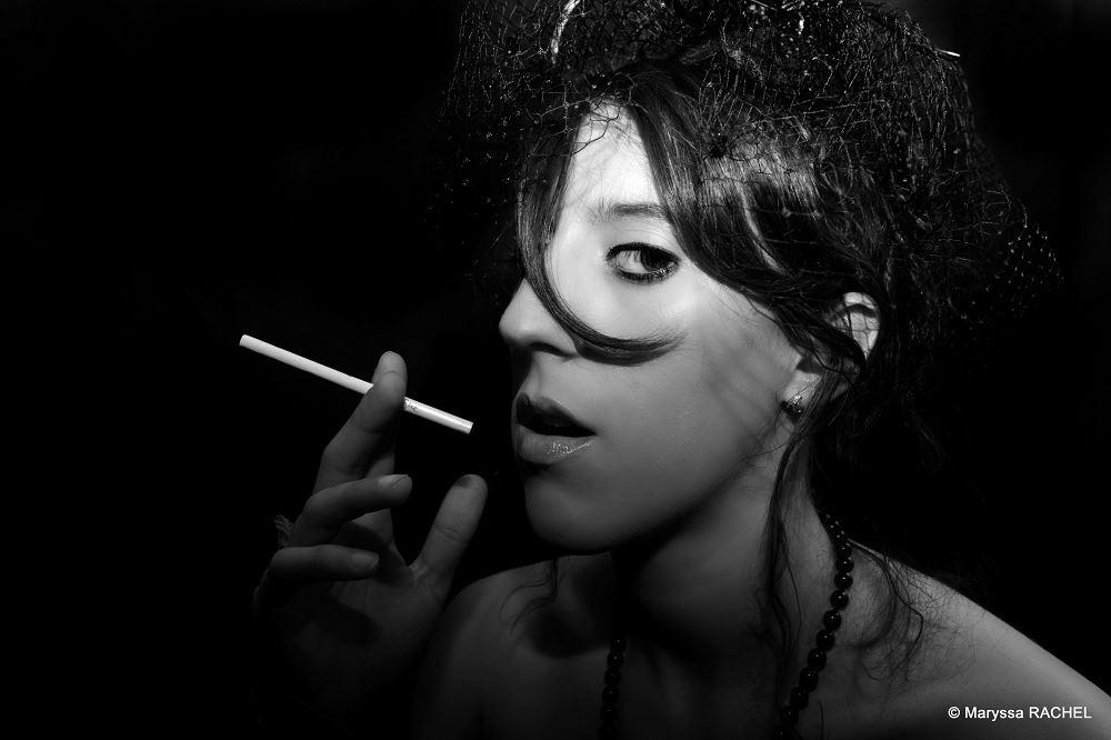 photographe-maryssa-rachel-portrait-femme-fumeuse-voilette